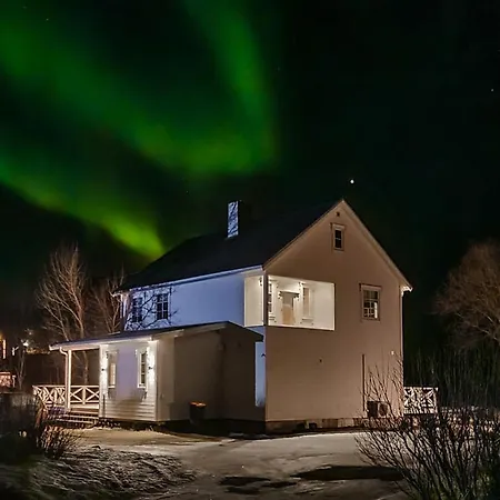 4 Bedroom Cozy In Hol I Tjeldsund Dragland