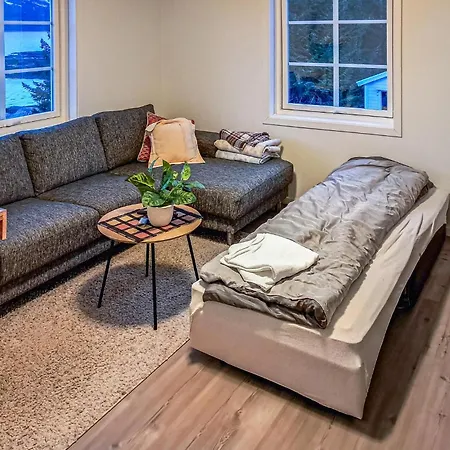 4 Bedroom Cozy In Hol I Tjeldsund * Dragland