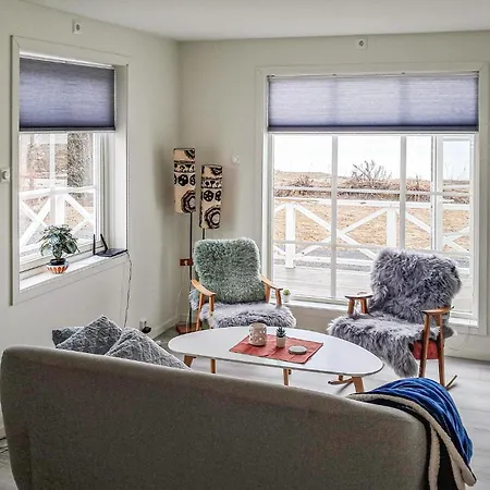 4 Bedroom Cozy In Hol I Tjeldsund Dragland