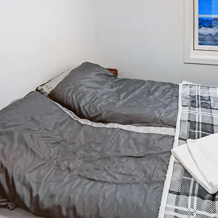 4 Bedroom Cozy In Hol I Tjeldsund Casa de Férias Dragland