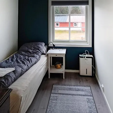 4 Bedroom Cozy In Hol I Tjeldsund Dragland