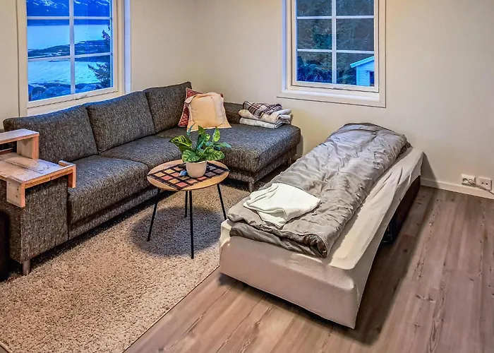 4 Bedroom Cozy In Hol I Tjeldsund * Dragland