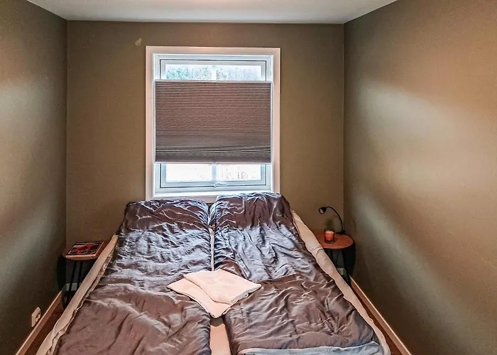 4 Bedroom Cozy In Hol I Tjeldsund בית נופש *